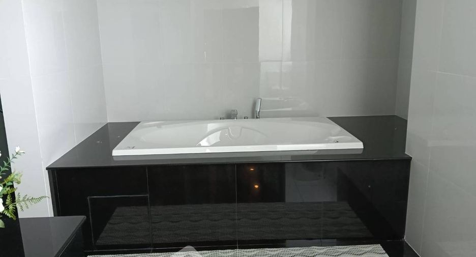 Condo en venta de 3 habitaciones en Sattahip, Chonburi
