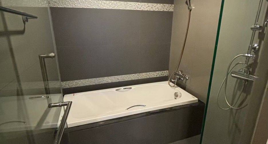 For sale 1 bed condo in Khlong Toei, Bangkok