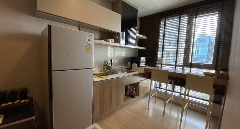 For sale 1 bed condo in Sathon, Bangkok