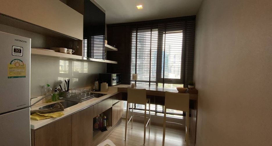 For sale 1 bed condo in Sathon, Bangkok