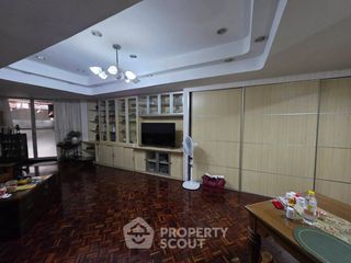 À vendre 4 chambres condo à Watthana, Bangkok