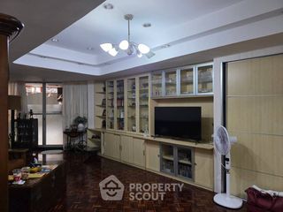 À vendre 4 chambres condo à Watthana, Bangkok