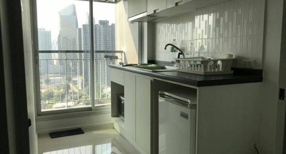 For sale 1 bed condo in Huai Khwang, Bangkok