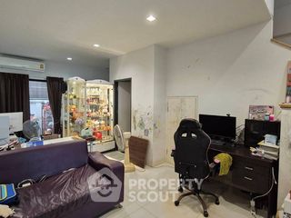 For sale 3 bedrooms townhouse in Chatuchak, Bangkok