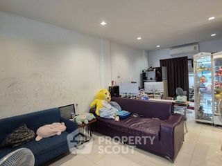 For sale 3 bedrooms townhouse in Chatuchak, Bangkok