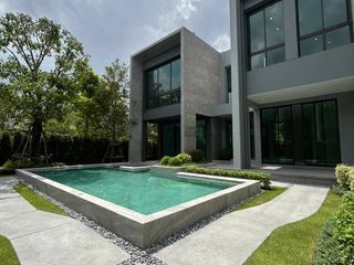 For sale 5 bedrooms house in Saphan Sung, Bangkok