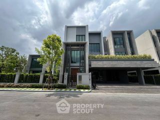 For sale 5 bedrooms house in Saphan Sung, Bangkok