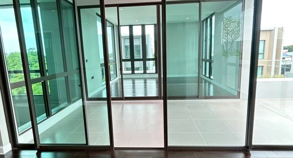 Casa en venta de 5 habitaciones en Saphan Sung, Bangkok