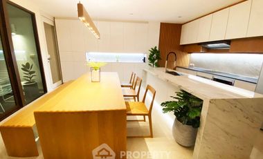 Condo en alquiler y en venta de 3 habitaciones en Yan Nawa, Bangkok
