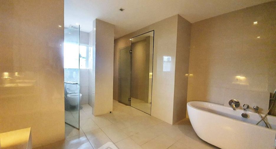 For rent and for sale 3 bedrooms condo in Yan Nawa, Bangkok