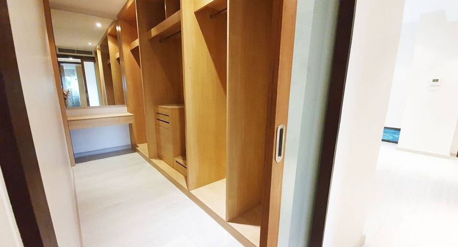 For rent and for sale 3 bedrooms condo in Yan Nawa, Bangkok