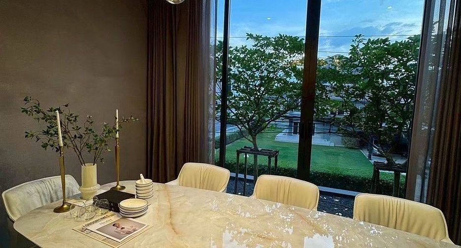 For sale 4 bedrooms villa in Don Mueang, Bangkok