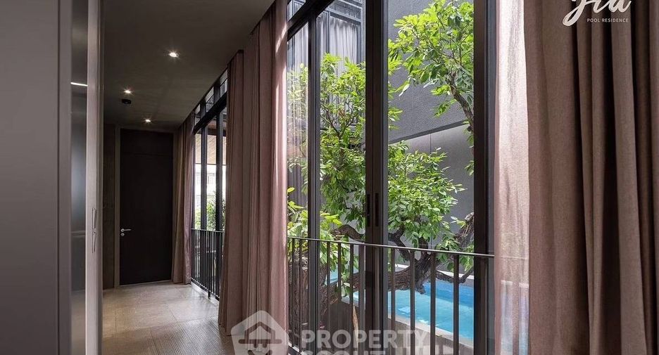 For sale 4 bedrooms villa in Don Mueang, Bangkok