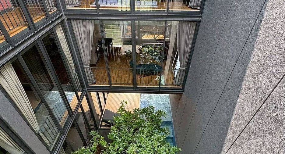 For sale 4 bedrooms villa in Don Mueang, Bangkok