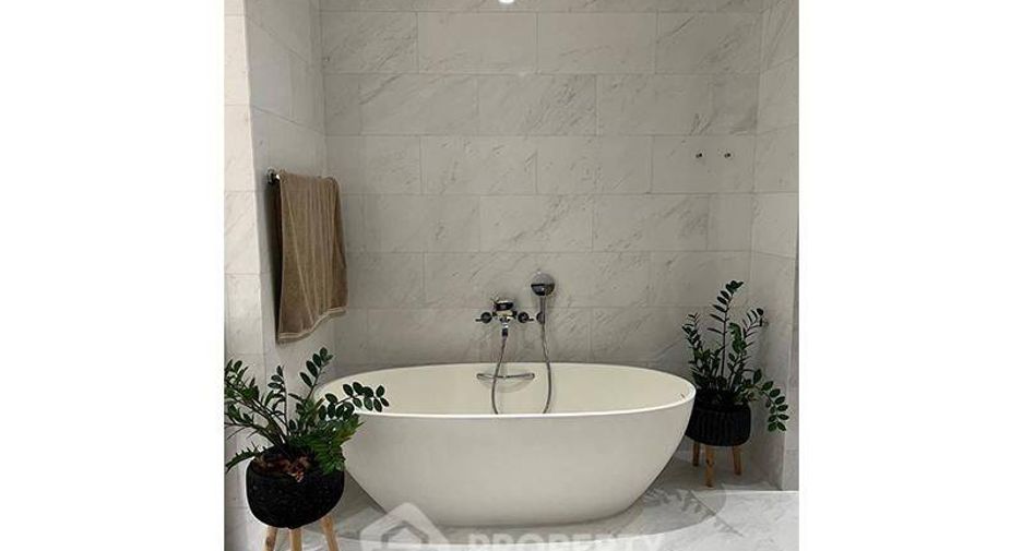 For sale 1 bed condo in Pathum Wan, Bangkok