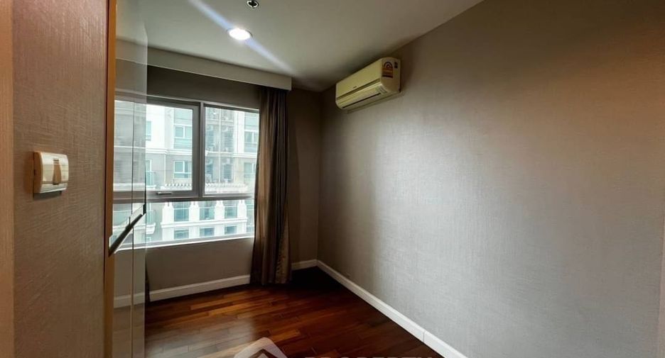 For rent and for sale 2 bedrooms condo in Huai Khwang, Bangkok