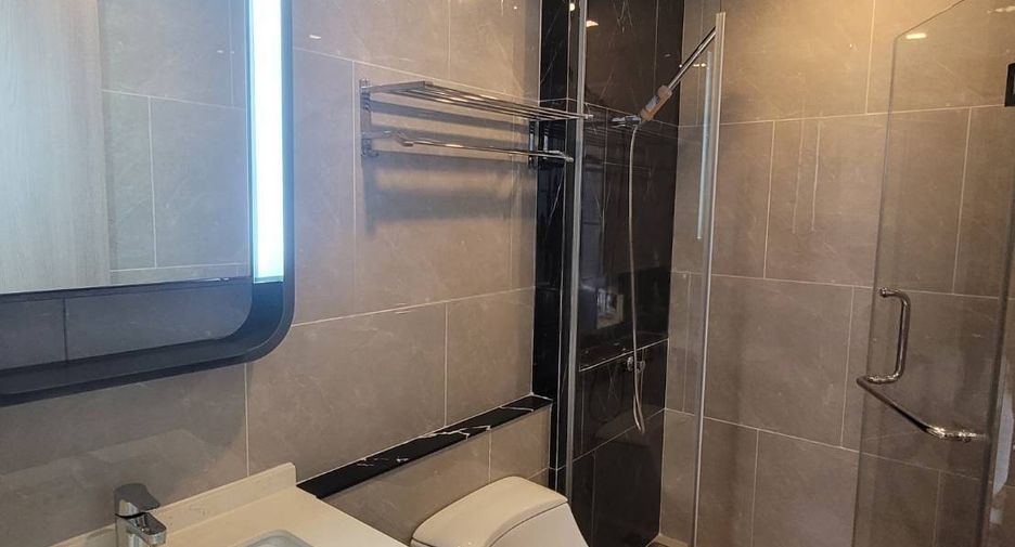 For rent and for sale 1 bed condo in Huai Khwang, Bangkok