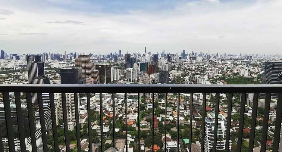 For sale 1 bed condo in Phaya Thai, Bangkok