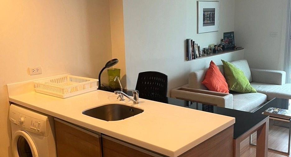 For sale 1 bed condo in Huai Khwang, Bangkok