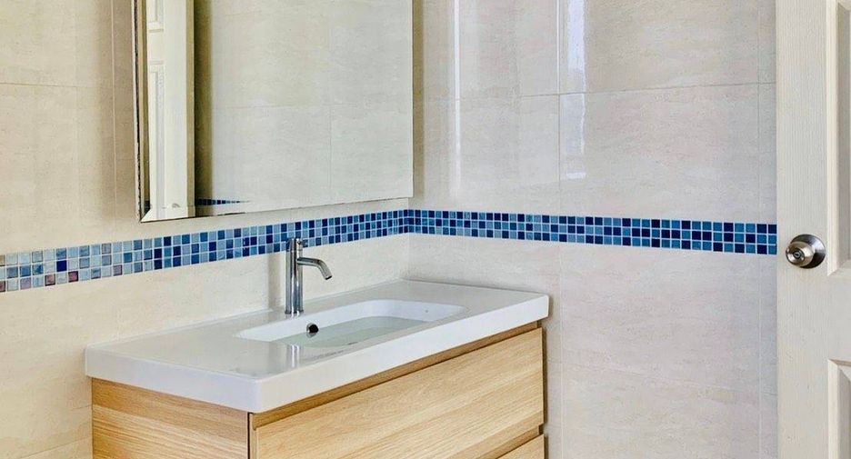 For sale 2 bedrooms condo in Sathon, Bangkok