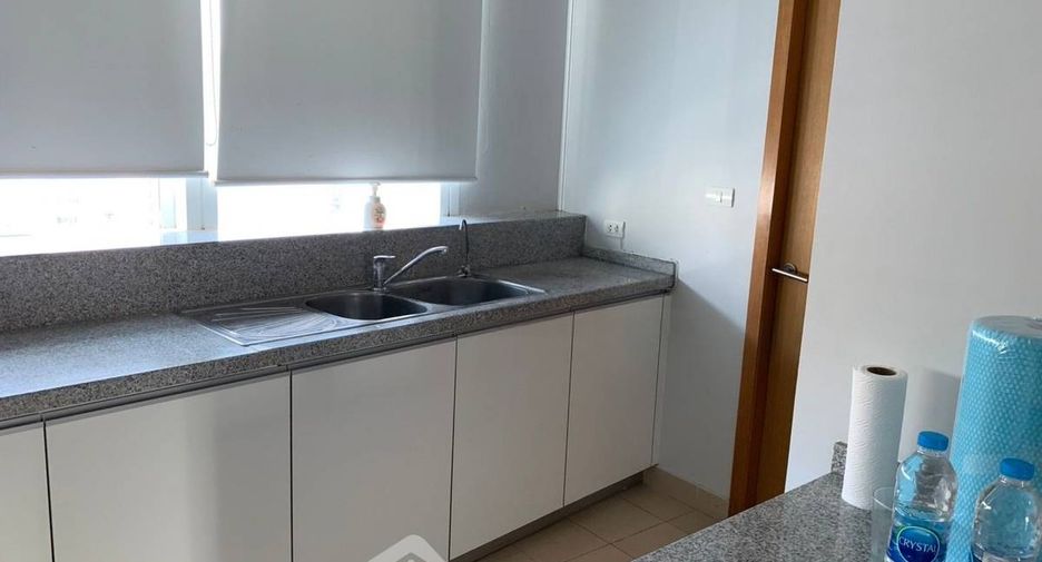 For sale 3 bedrooms condo in Khlong Toei, Bangkok