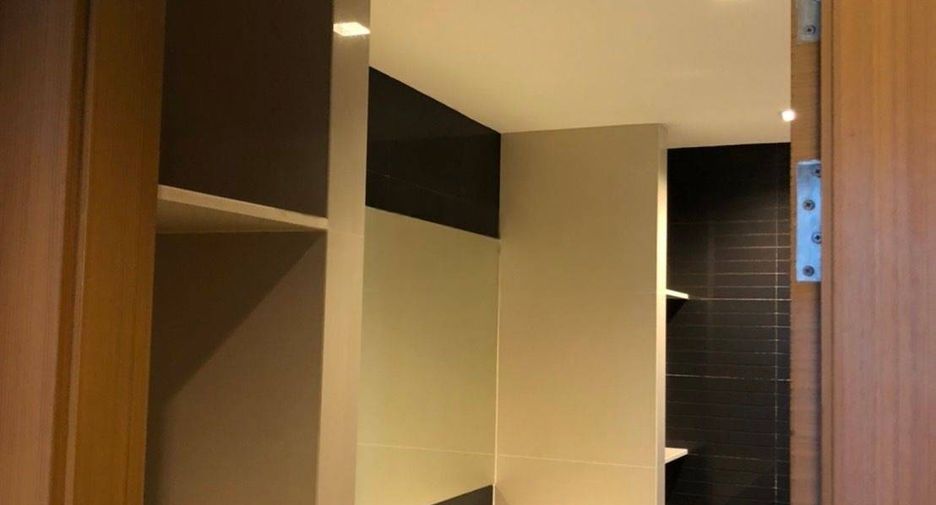 For sale 1 bed condo in Huai Khwang, Bangkok