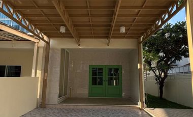 For sale 4 bedrooms townhouse in Suan Luang, Bangkok