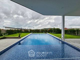 Villa zur Miete und zum Kauf mit 5 Zimmer in Bang Saray, Pattaya