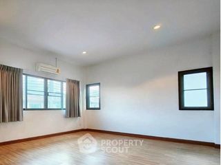 For sale 5 bedrooms house in Lat Krabang, Bangkok