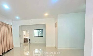 For sale 5 bedrooms house in Lat Krabang, Bangkok
