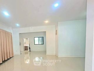 For sale 5 bedrooms house in Lat Krabang, Bangkok