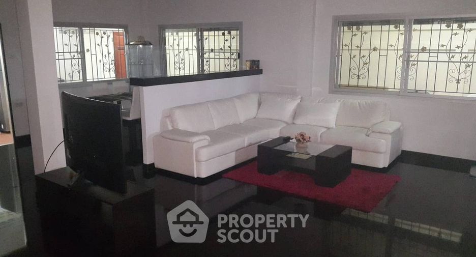 For sale 3 ベッドルーム house in East Pattaya, Pattaya