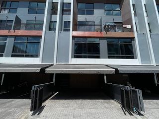 For sale 3 bedrooms townhouse in Yan Nawa, Bangkok