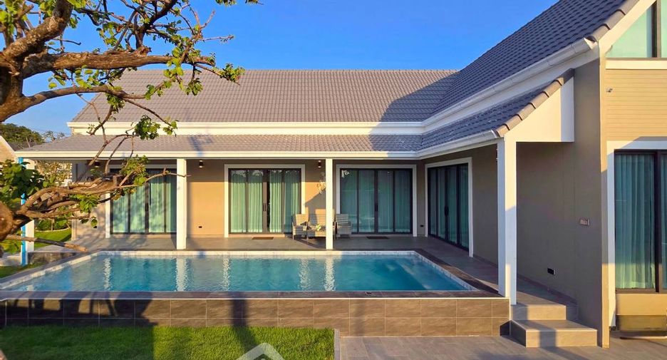 For sale 3 bedrooms villa in Bang Lamung, Chonburi