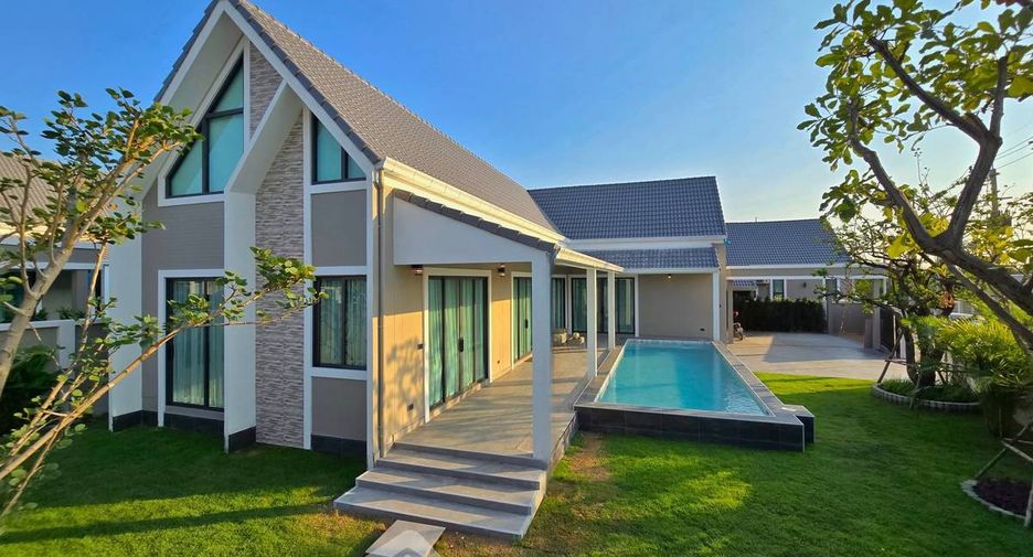 For sale 3 bedrooms villa in Bang Lamung, Chonburi