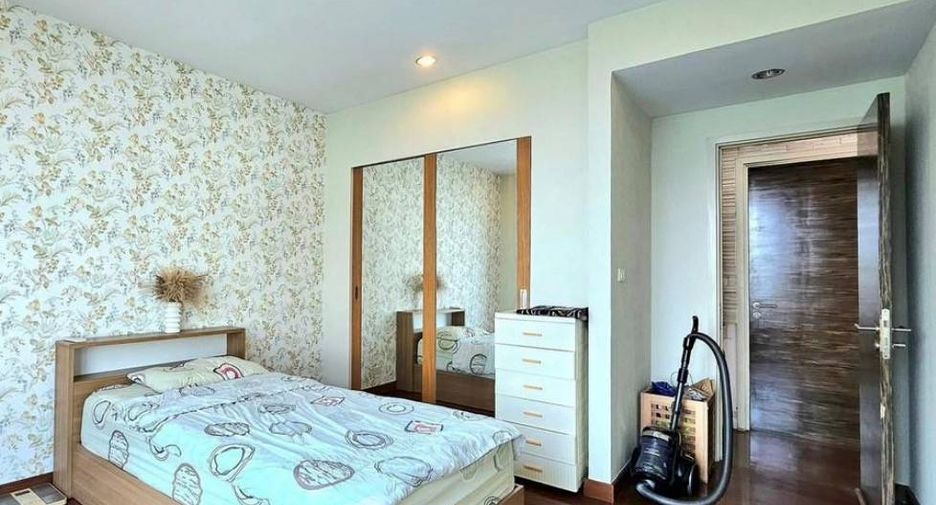 For sale 3 bedrooms condo in Bang Kho Laem, Bangkok