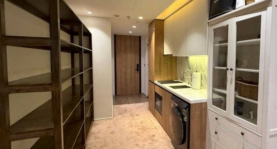 For sale 1 bed condo in Khlong Toei, Bangkok