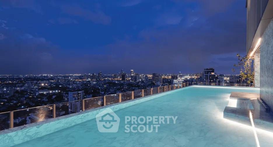 For sale 2 bedrooms condo in Watthana, Bangkok