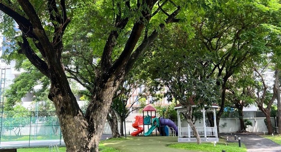 For sale 1 bed condo in Watthana, Bangkok