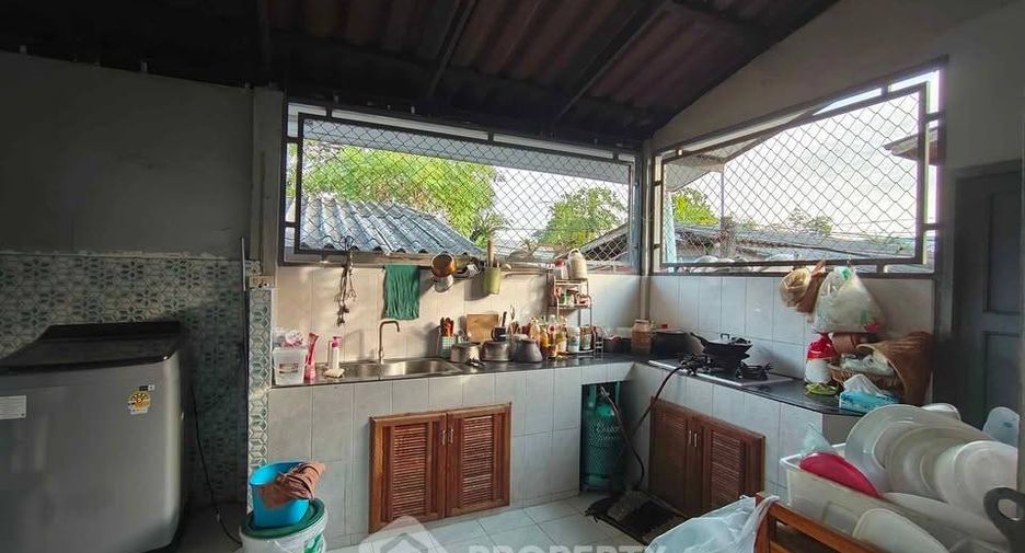 Haus zum Kauf mit 5 Zimmer in Si Racha, Chonburi