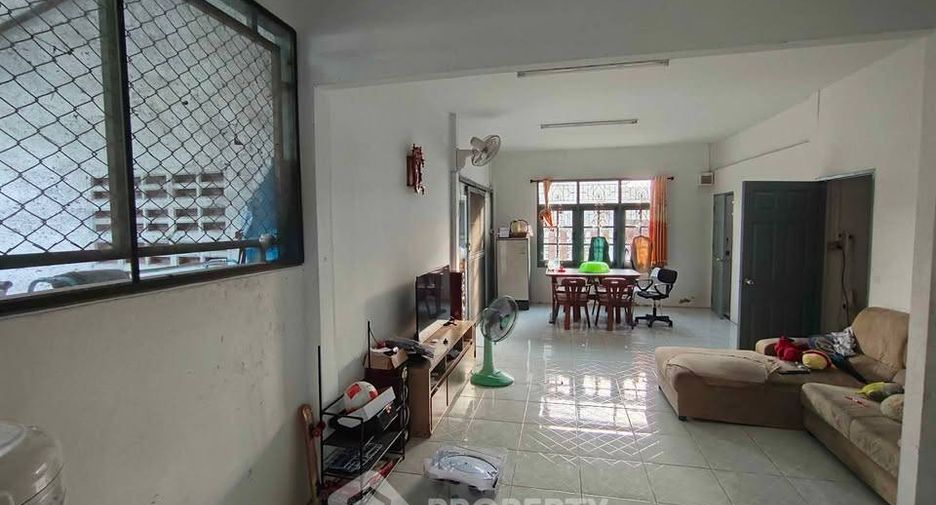 Haus zum Kauf mit 5 Zimmer in Si Racha, Chonburi