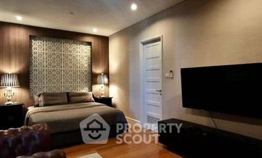 For sale 3 bedrooms condo in Khlong Toei, Bangkok