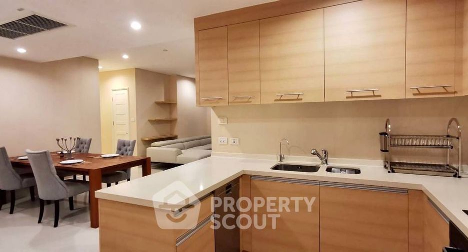 For sale 3 bedrooms condo in Khlong Toei, Bangkok