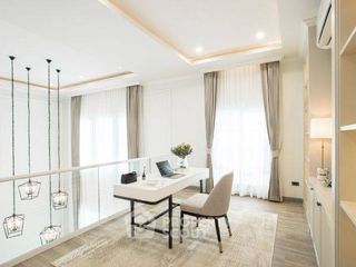 For sale 4 bedrooms house in Thawi Watthana, Bangkok