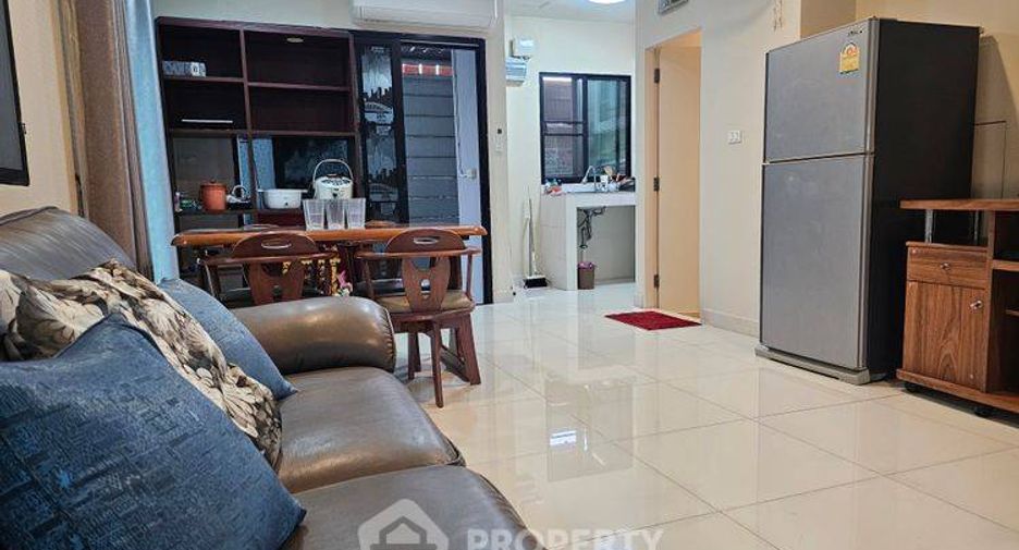 À vendre 3 chambres maison de ville à Chom Thong, Bangkok