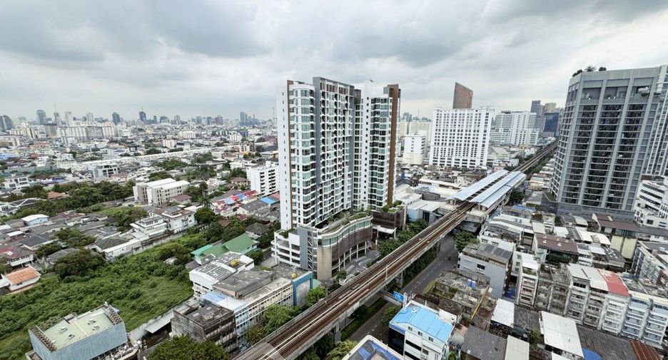 For sale 2 bedrooms condo in Phaya Thai, Bangkok