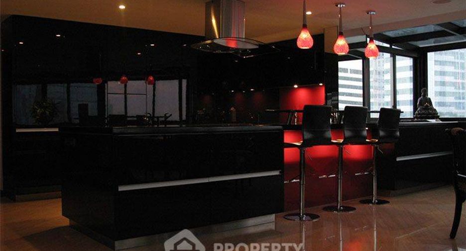 For sale 4 bedrooms condo in Khlong Toei, Bangkok