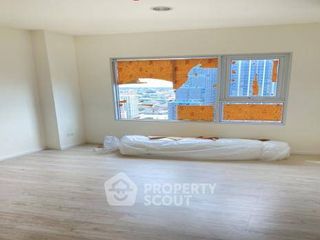 For sale 1 bed condo in Thon Buri, Bangkok