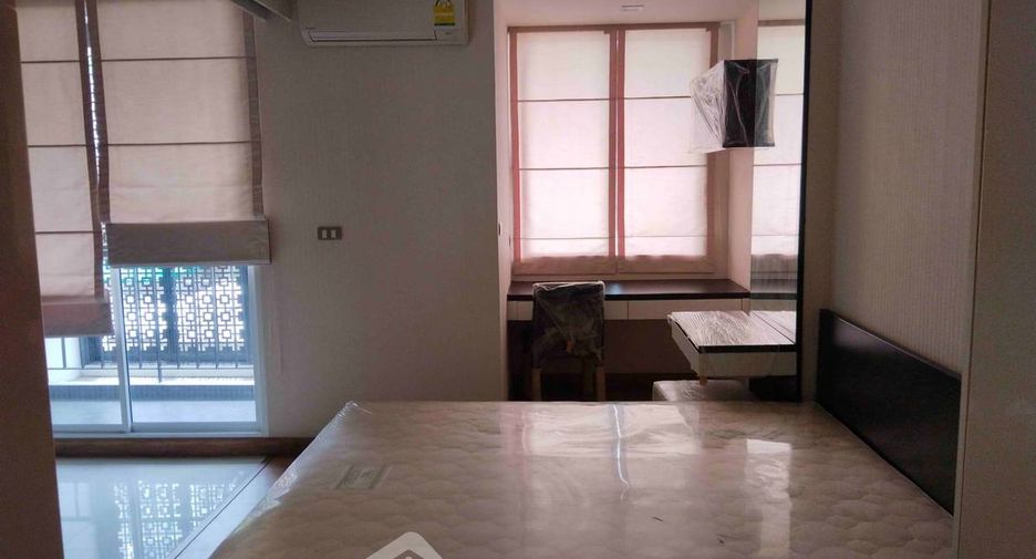 For sale 1 bed condo in Khlong Toei, Bangkok