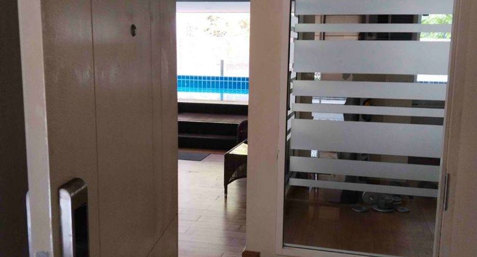 For sale 1 bed condo in Khlong Toei, Bangkok